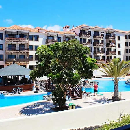Mar Y Piscina En Costa Del Silencio Arona (Tenerife)