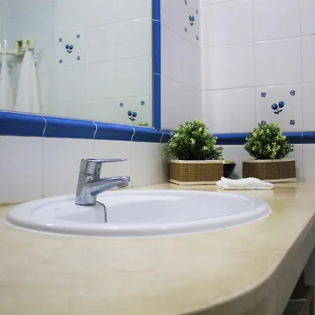 Mar Y Piscina En Costa Del Silencio Arona (Tenerife)