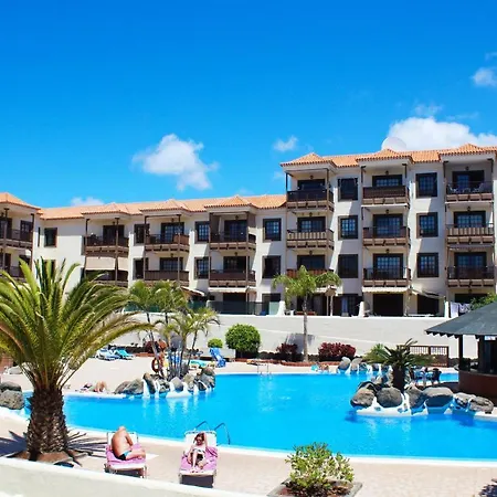 Mar Y Piscina En Costa Del Silencio Arona (Tenerife)