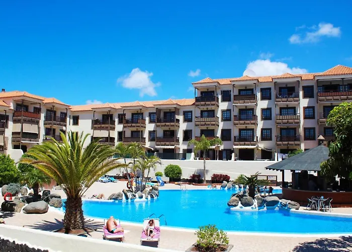 Mar Y Piscina En Costa Del Silencio ארונה